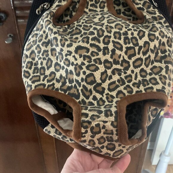 Lightly Used Dog Carrier - Read ALL info. - Picture 4 of 8